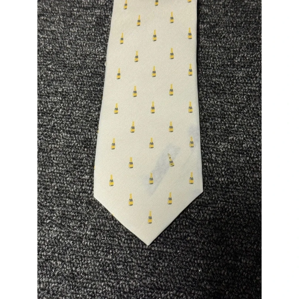 Vineyard Vines Champagne Bottle Pattern Silk Necktie for Men Holiday‎ - Flaw